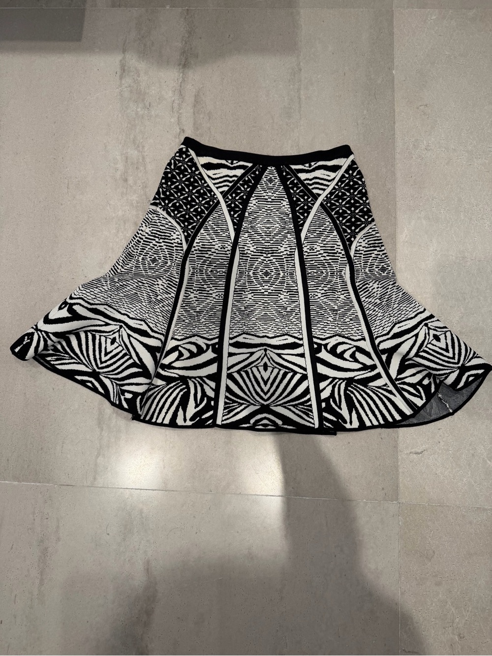 Diane Von Furstenberg Black & White Graphic Fit-and-Flare Skirt